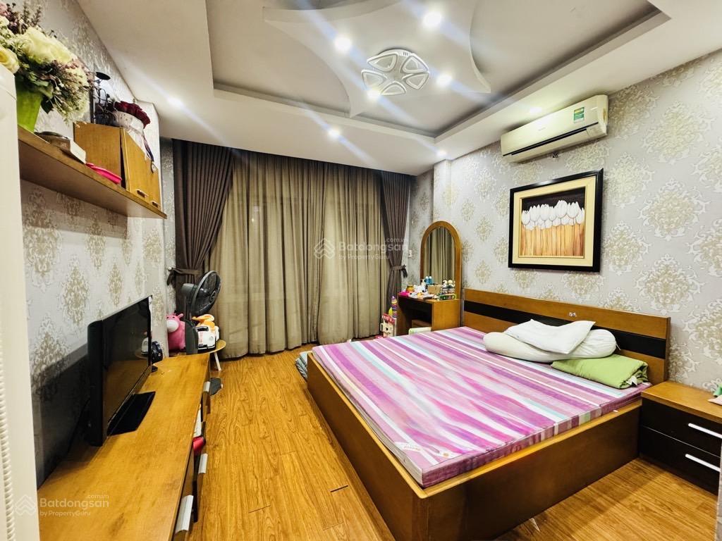 Trung tâm cầu giấy 55m2, 5t  ô tô đỗ cửa  nhà mới  nội thất nhập khẩu  ở ngay  chỉ hơn 10 tỷ