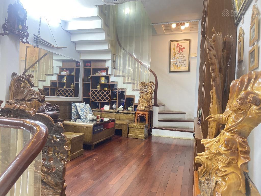 Nhà đẹp cầu giấy chỉ 30m ra ô tô tránh  full nội thất cao cấp  tiện ích bạt ngàn chỉ nhỉnh 9 tỷ