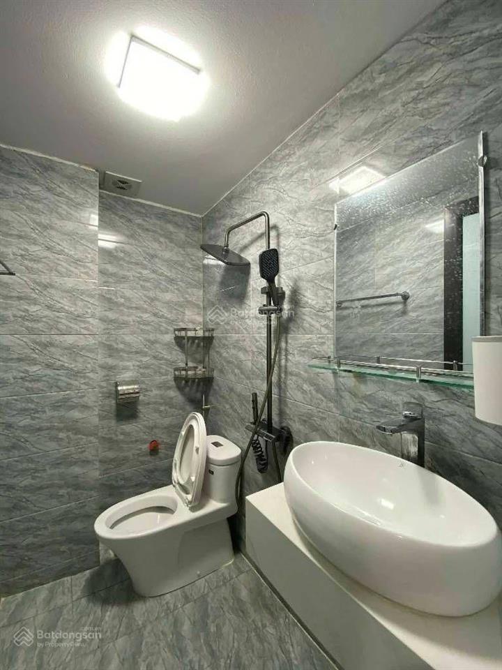 Cầu giấy 5t ở ngay  nhà mới  gần mặt phố  full nội thất  lô góc  an ninh tốt  ở sướng  10tỷ2