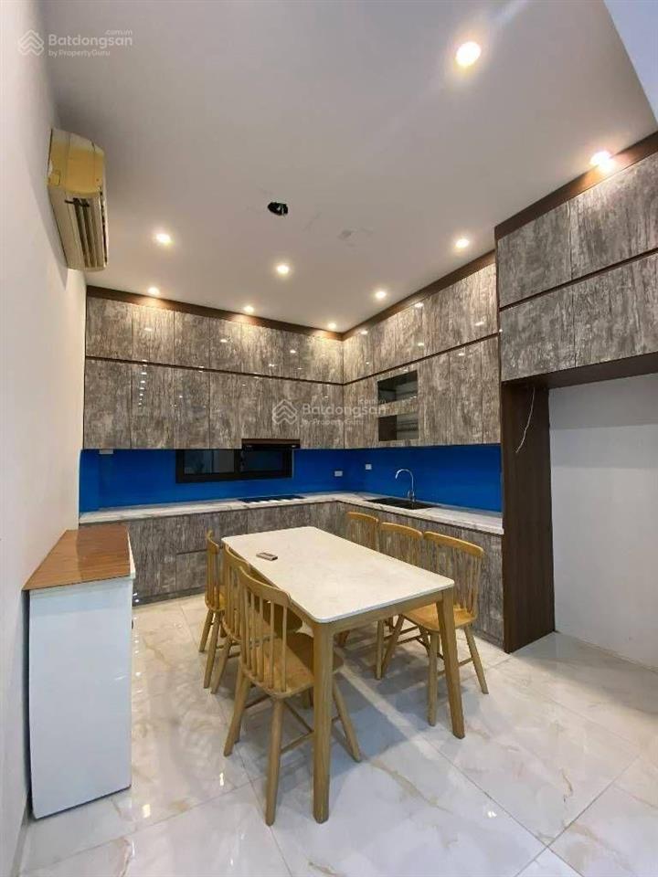 Cầu giấy 5t ở ngay  nhà mới  gần mặt phố  full nội thất  lô góc  an ninh tốt  ở sướng  10tỷ2