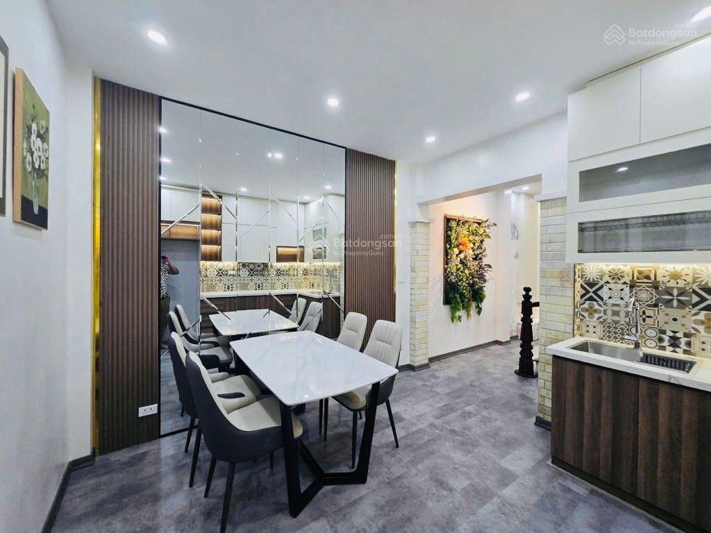 Cầu giấy 46m2  nhà đẹp lộng lẫy  lô góc  dân xây  ngõ nông ba gác vài bước ra oto nhỉnh 11 tỷ