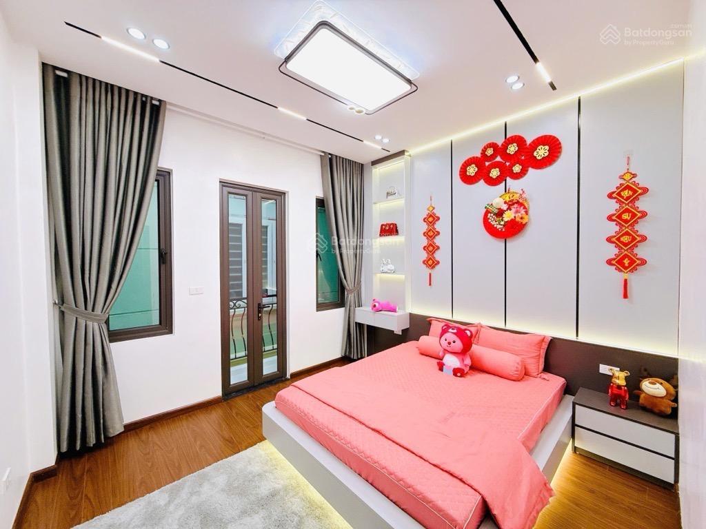 Nhà đẹp cầu giấy 45m2, 20m ô tô, full nội thất, đón tết sang xịn, xách vali về ở ngay, nhỉnh 9 tỷ