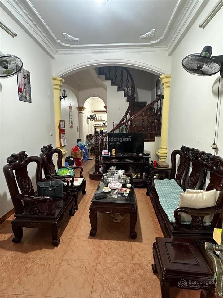Cầu giấy 42m2, 5 tầng  ô tô đỗ cửa  3 mặt thoáng  cực gần mặt phố  nhỉnh 9 tỷ