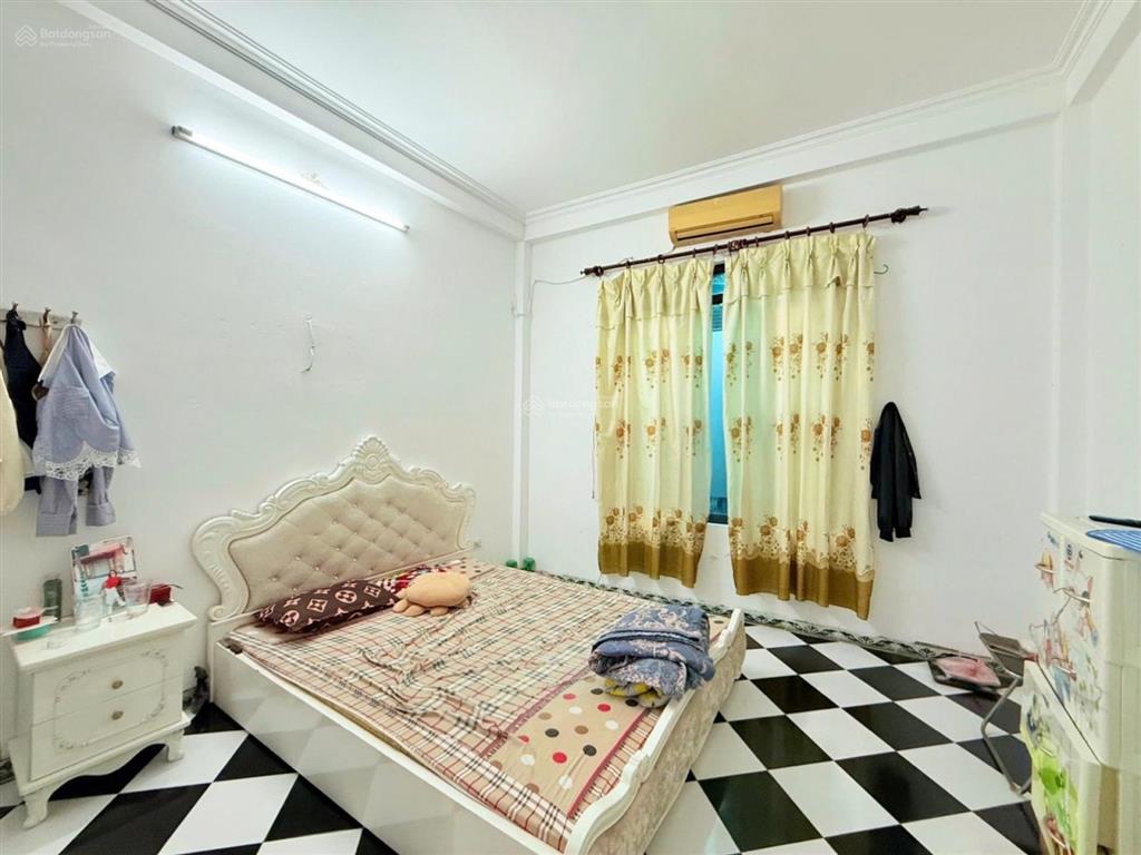 Trương định  nhà dân xây sát phố | 60m ra phố | 21m²  5 tầng nhỉnh 3