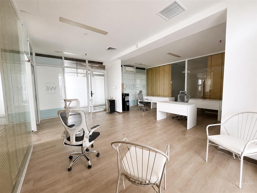 Mặt bằng văn phòng 90m²  free phí quản lý lên đến 9 tháng  kcn vsip 1