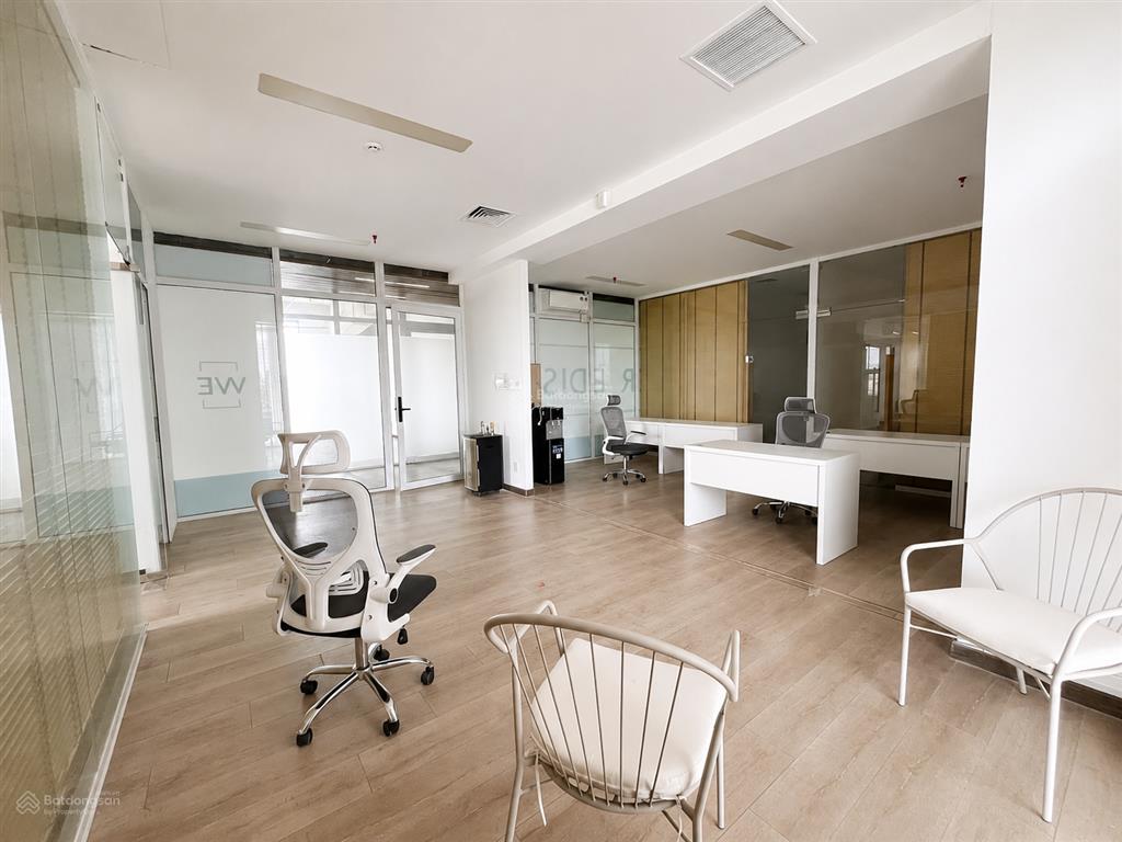 Mặt bằng văn phòng thuê 90m2  free pql lên đến 9 tháng  kcn vsip 1