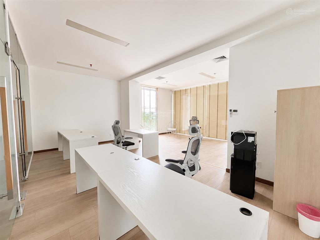 Mặt bằng văn phòng thuê 90m2  free pql lên đến 9 tháng  kcn vsip 1