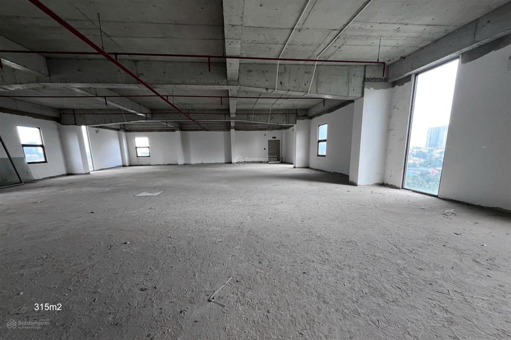 Mặt bằng văn phòng 315m2  bàn giao thô  vsip 1  free pql lên đến 9 tháng