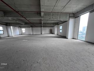 Mặt bằng văn phòng 315m2  bàn giao thô  vsip 1  free pql lên đến 9 tháng