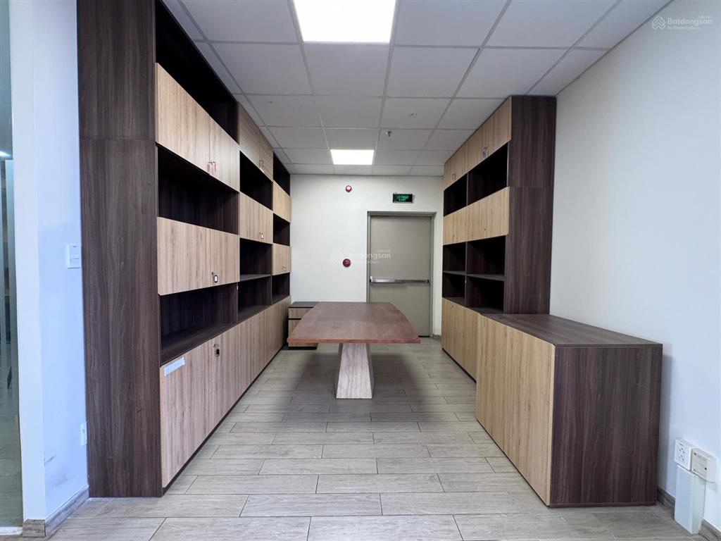 Mặt bằng văn phòng 315m2  sẵn máy lạnh  free pql lên đến 9 tháng  vsip 1