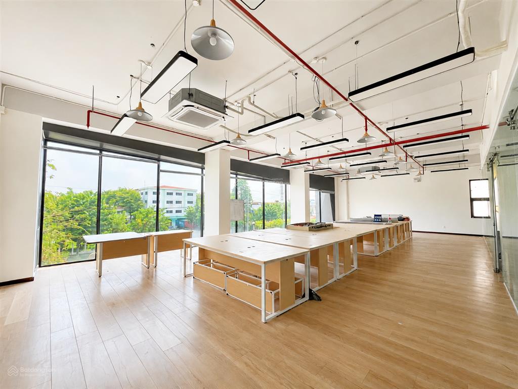 Cho thuê văn phòng 150m2  sẵn máy lạnh đèn điện  free pql lên đến 9 tháng  vsip 1