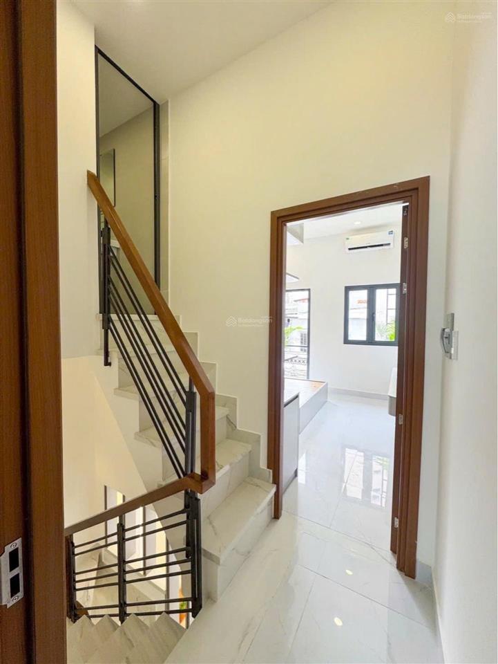 Quận 7 bán nhà mới 2 tầng 63m2 sàn  full nội thất  xe hơi tới cách nhà 50m  giá 4.65 tỷ.
