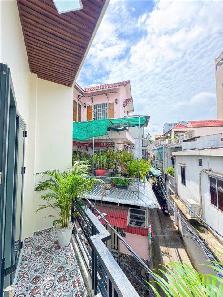 Quận 7 bán nhà mới 2 tầng 63m2 sàn  full nội thất  xe hơi tới cách nhà 50m  giá 4.65 tỷ.