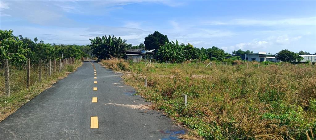 Bán lô đất gần hồ bà tô xuyên mộc 6x30m x 80m2 thổ cư, giá 890tr