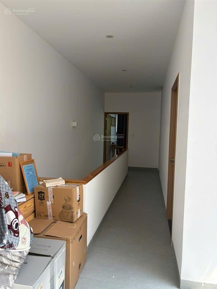 Bán nhà 2 tầng 144m2 3 pn đẹp full nt giá rẽ
