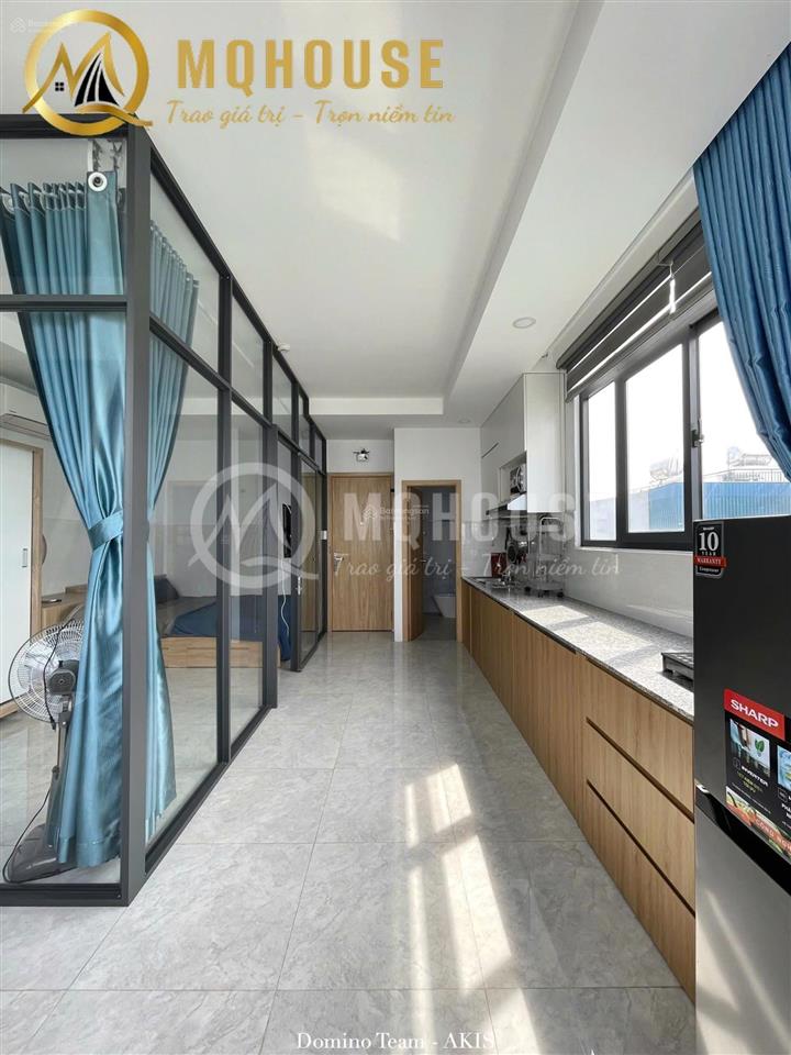 Căn hộ 1pn nhiều cửa kính view toàn thành phố  trang bị giặt riêng tiện lợi ngay trần não
