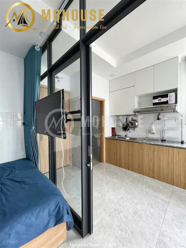 Căn hộ 1pn nhiều cửa kính view toàn thành phố  trang bị giặt riêng tiện lợi ngay trần não
