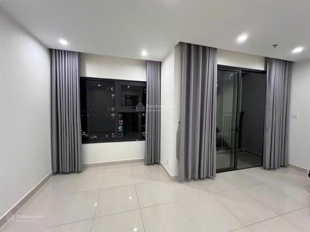 Cho thuê 2pn+ s503, tầng 17 bếp rèm