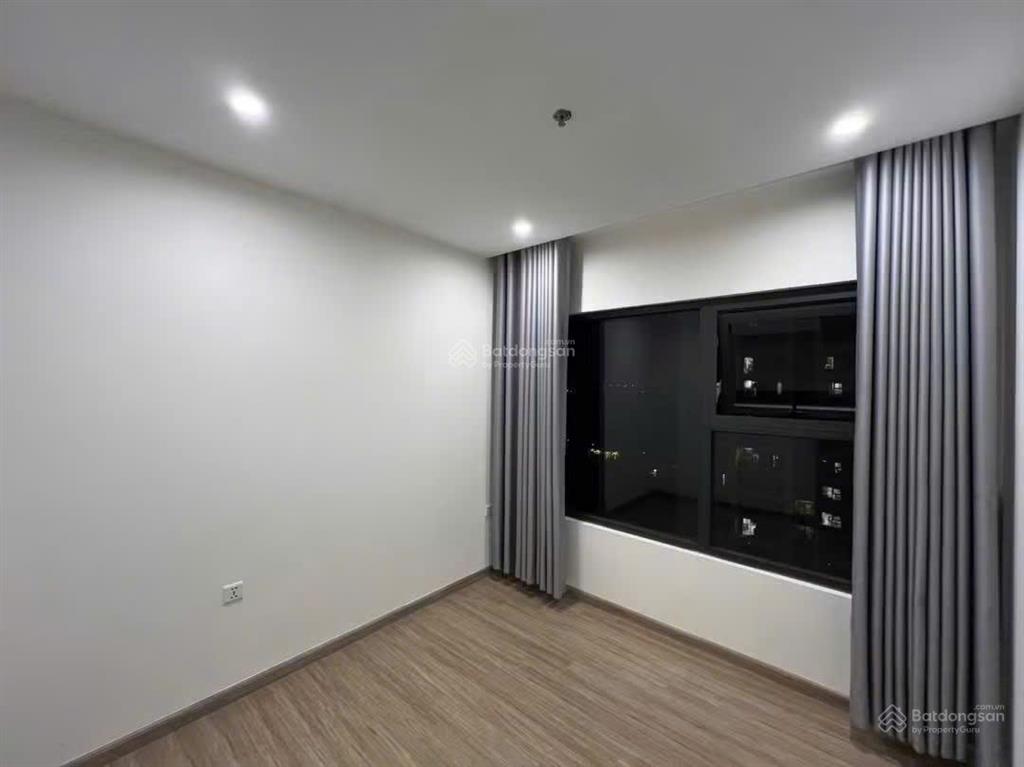Cho thuê 2pn+ s503, tầng 17 bếp rèm