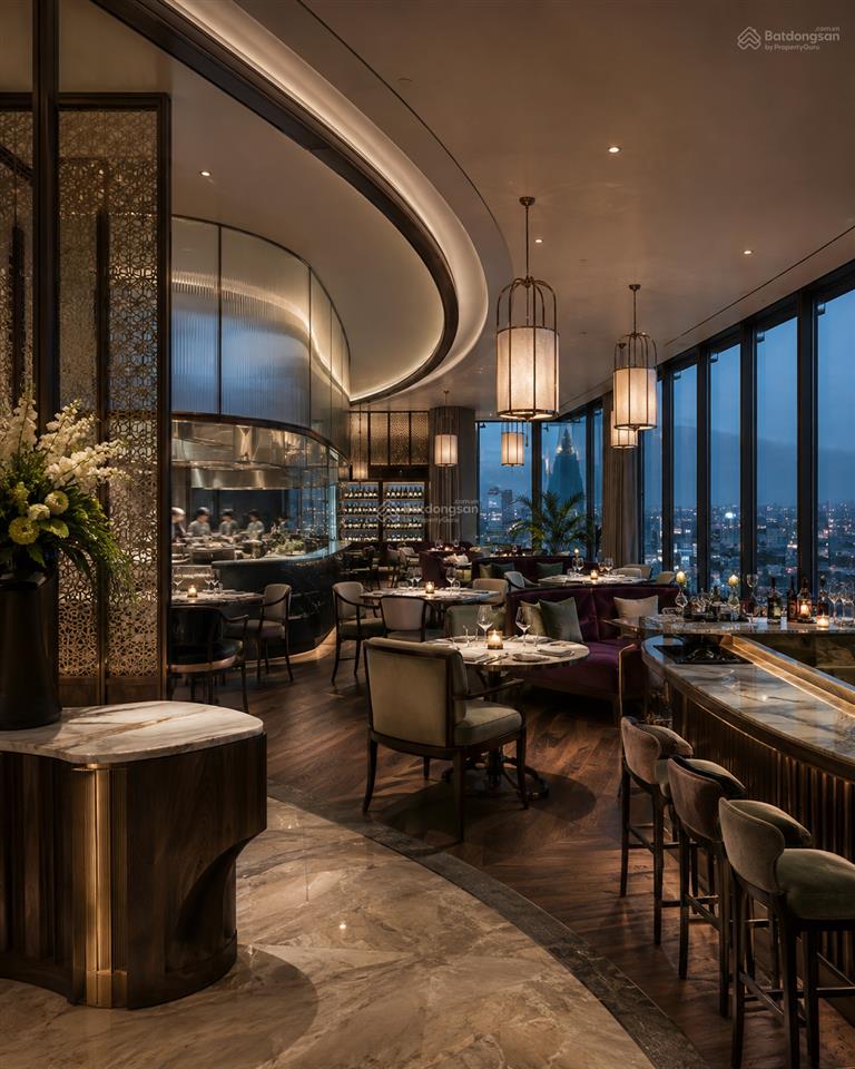 Lô góc  hai mặt phố  hàng hiếm trung tâm hoàn kiếm. 250m mặt tiền 25/10