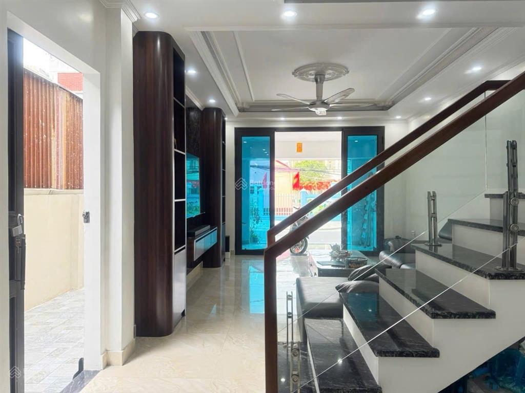 Bán nhà mặt đường 4 tầng đối diện trường mầm non tại lệ tảo kiến an