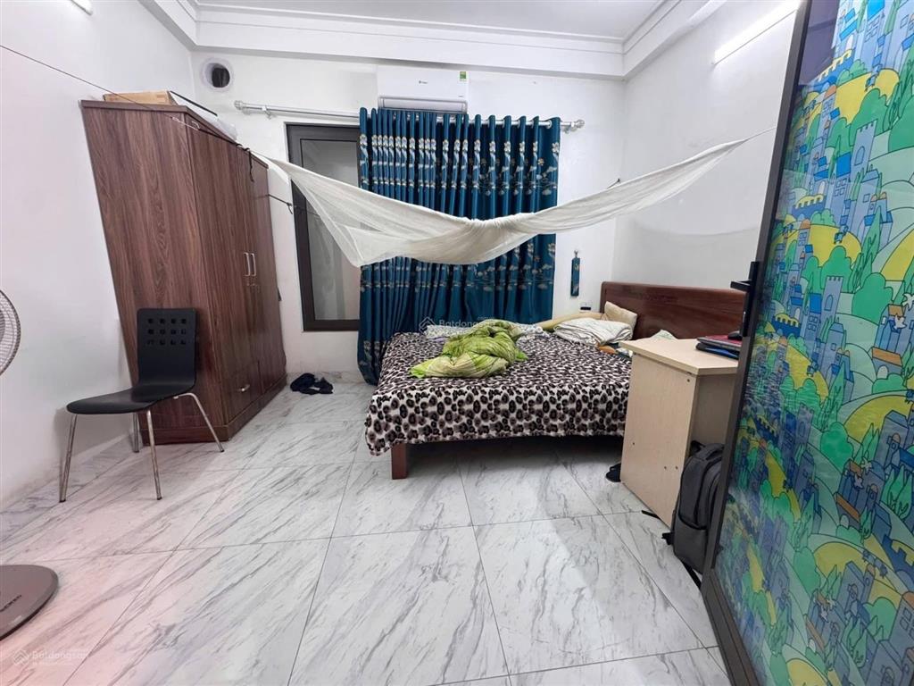 Chị gái em cần bán căn nhà phân lô vỉa hè kinh doanh hàng bè mậu lương giá 14ty85 ctl