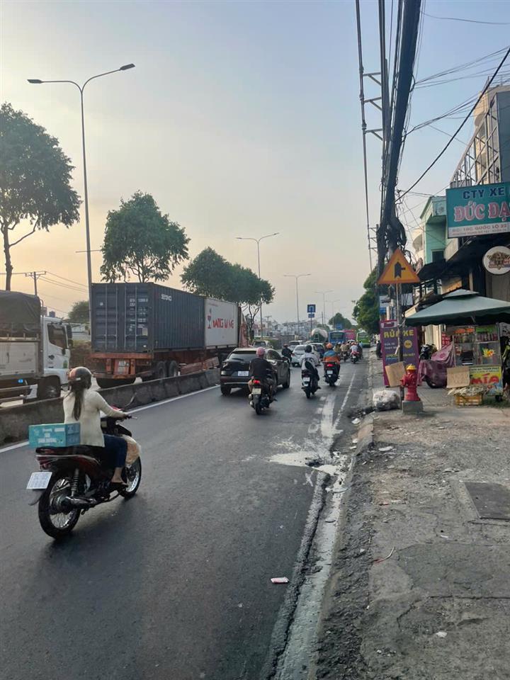 Bán đất mặt tiền 40x80m giá 70 tỷ Đường Quốc Lộ 22