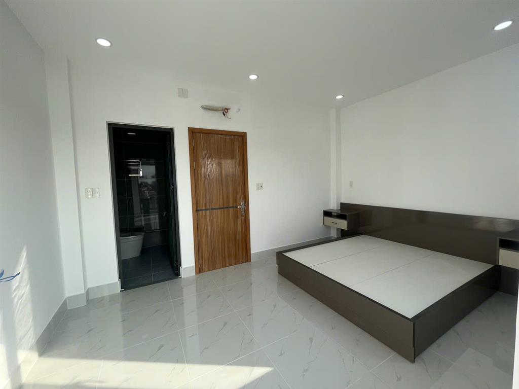 Bán nhà 3 tầng 1 lửng 5x17m giá nhỉnh 6 tỷ Đường 12m gần Trịnh Thị Dối