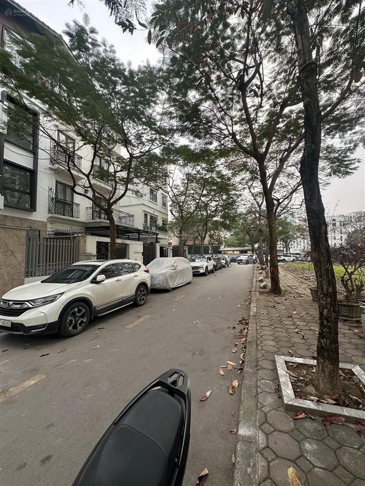 Bán biệt thự tt1 khu đô thị phùng khoang diện tích 180m2 4 tầng giá tốt thị trường