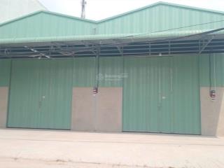Cho thuê xưởng 7.5m x 22m đường lớn thông ql1a