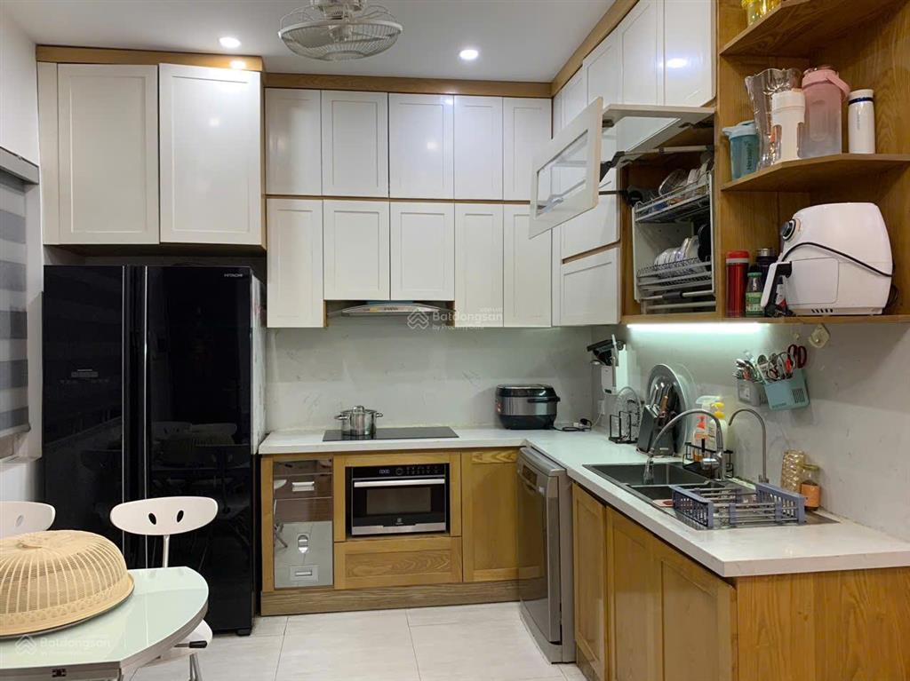 Gia đình tôi cần bán căn hộ a5 đại kim 122.2m², 3 phòng ngủ, ban công thoáng mát