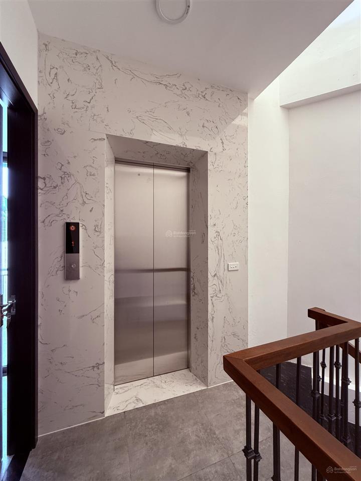Cần bán trước tết nhà võ thị sáu 4pn 5 wc thang máy 12.5 tỷ