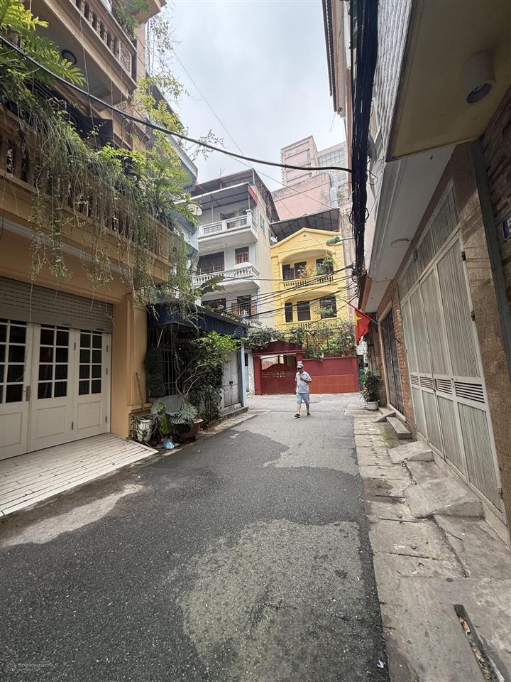 Bán nhà phân lô phố yên lạc, 60m2, sân vườn, oto, 16.35 tỷ