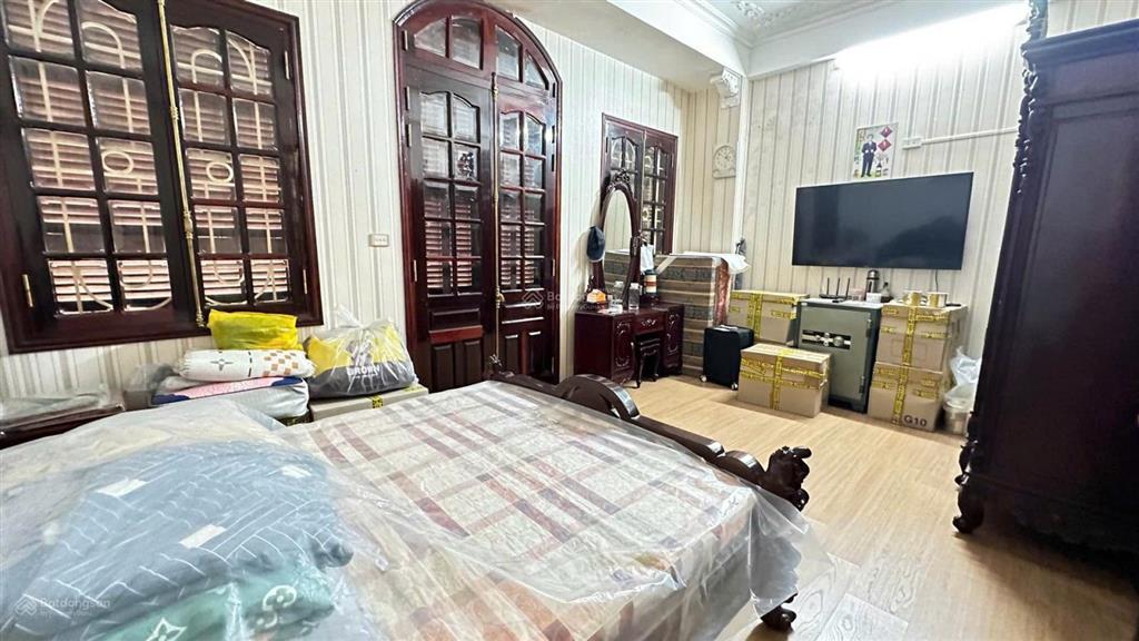 Rất hiếm nhà phân lô lạc trung, oto tránh, kinh doanh, vỉa hè, không quy hoạch, 18.3 tỷ
