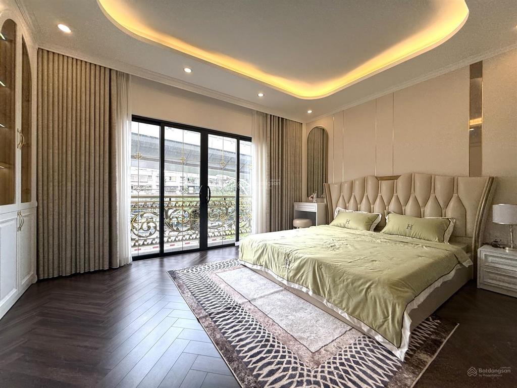 Toà 7 tầng thang máy mặt phố đại la, 5m mặt tiền, 26.8 tỷ