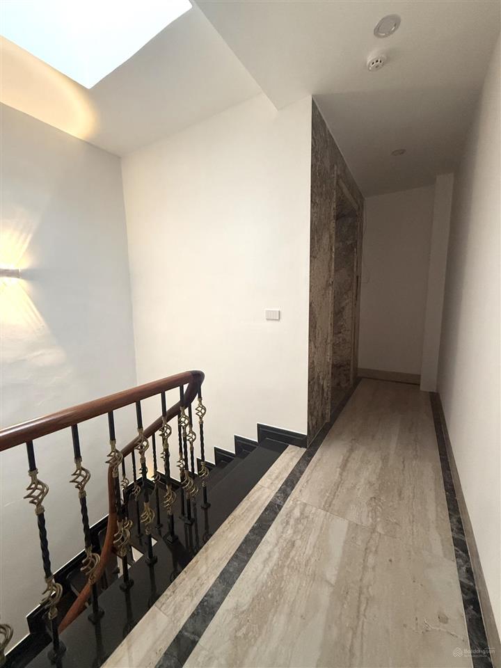 Phân lô kim đồng  giá tham khảo tốt trong khu vực  71m2  6 tầng  thang máy  25.4 tỷ
