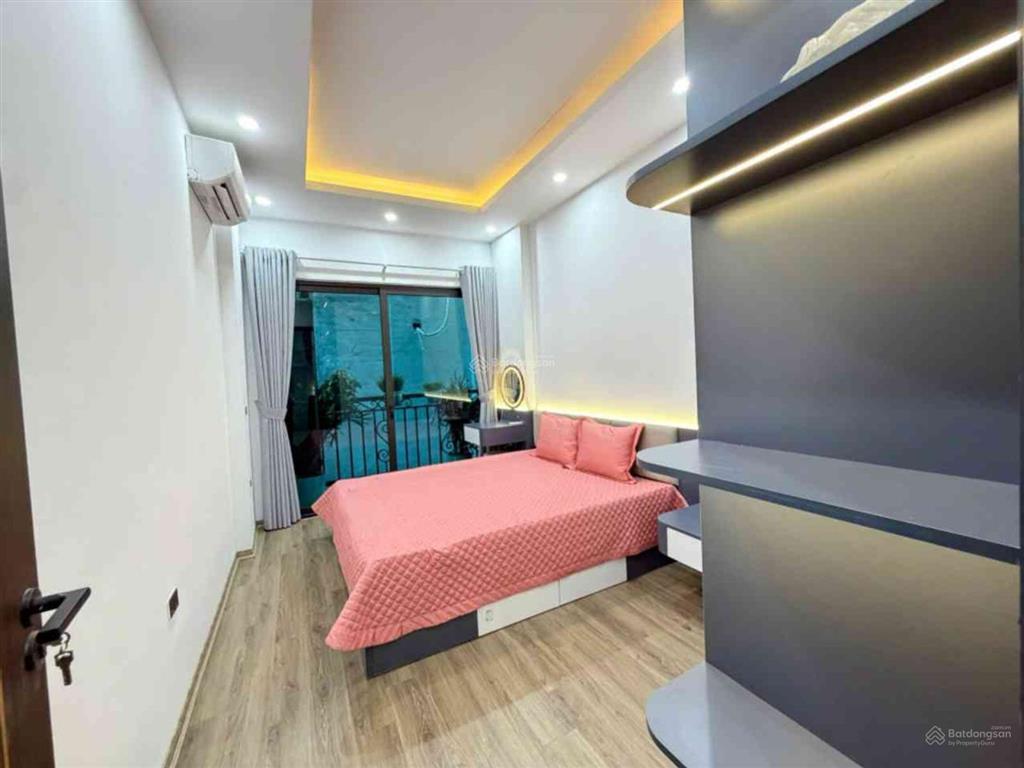 Nhà phố bạch mai/ 3 pn/ 1 thờ/ kd/ ngõ thông/ 5m ra ô tô/ không qh/ 11.8 tỷ