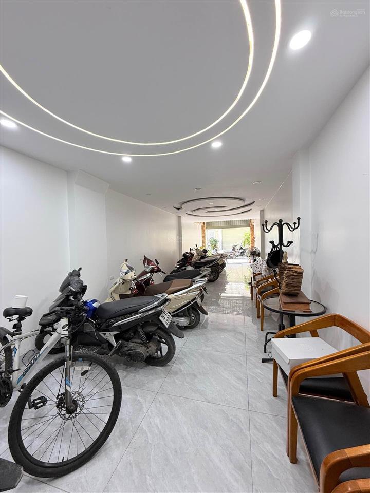 Phân lô tam trinh/ 6 tầng thang máy/ oto/ kinh doanh/ không qh/ trên 23 tỷ