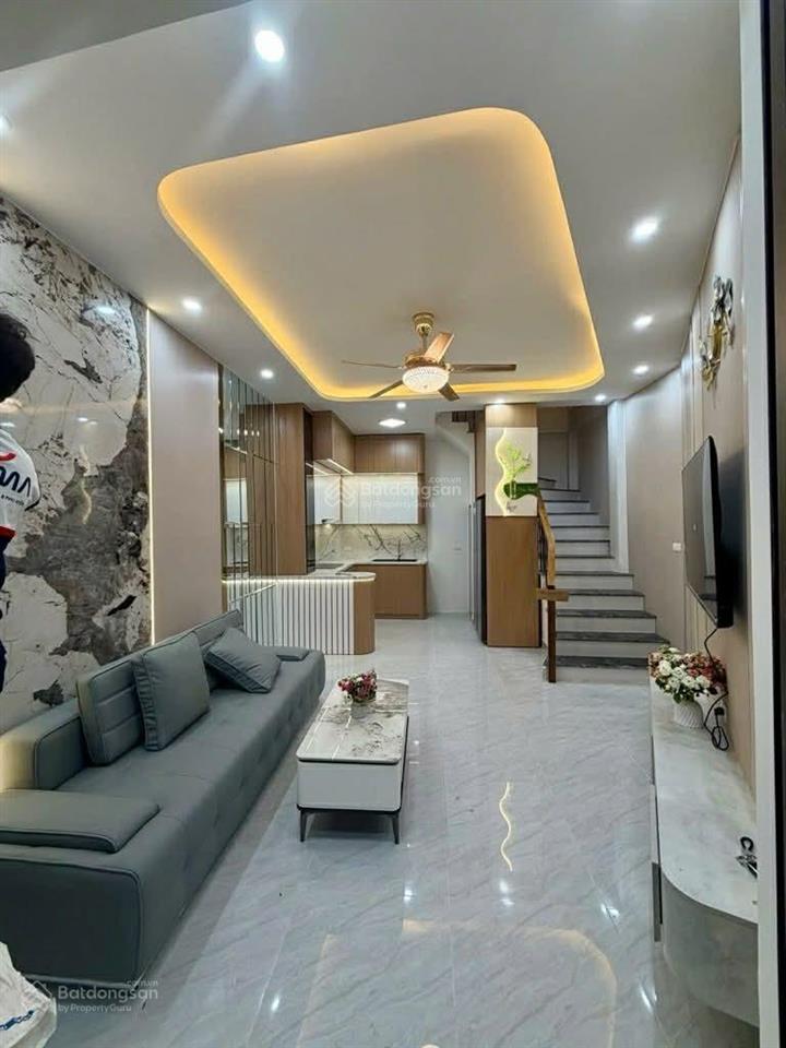 ** 7,99 tỷ  ngọc lâm nhà đẹp ở ngay 30m x 4 tầng  full nội thất