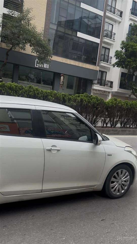 ** 25.5 tỷ nhà ngọc lâm  long biên  83/90m² 4 tầng dân xây  mặt ngõ ô tô thông