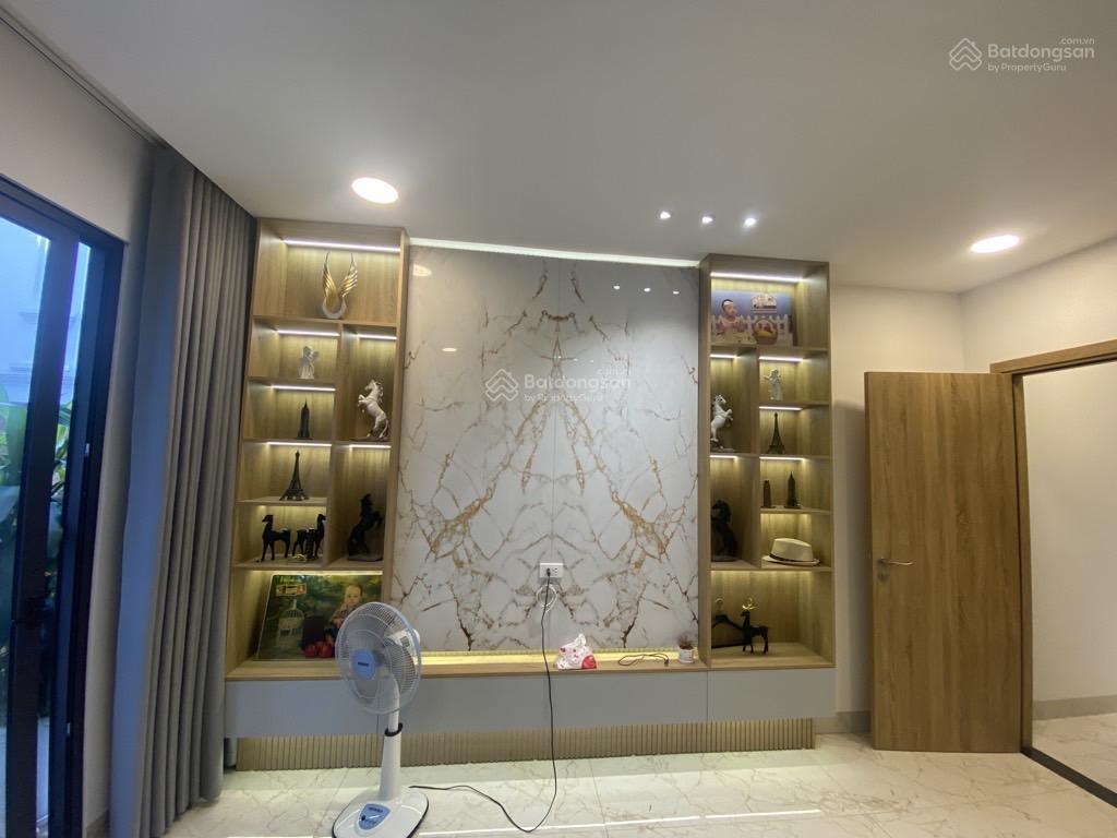 Bán nhà nguyễn văn linh 12,5 tỷ  gần cầu vĩnh tuy  ô tô ngõ thông  54m x 5 tầng