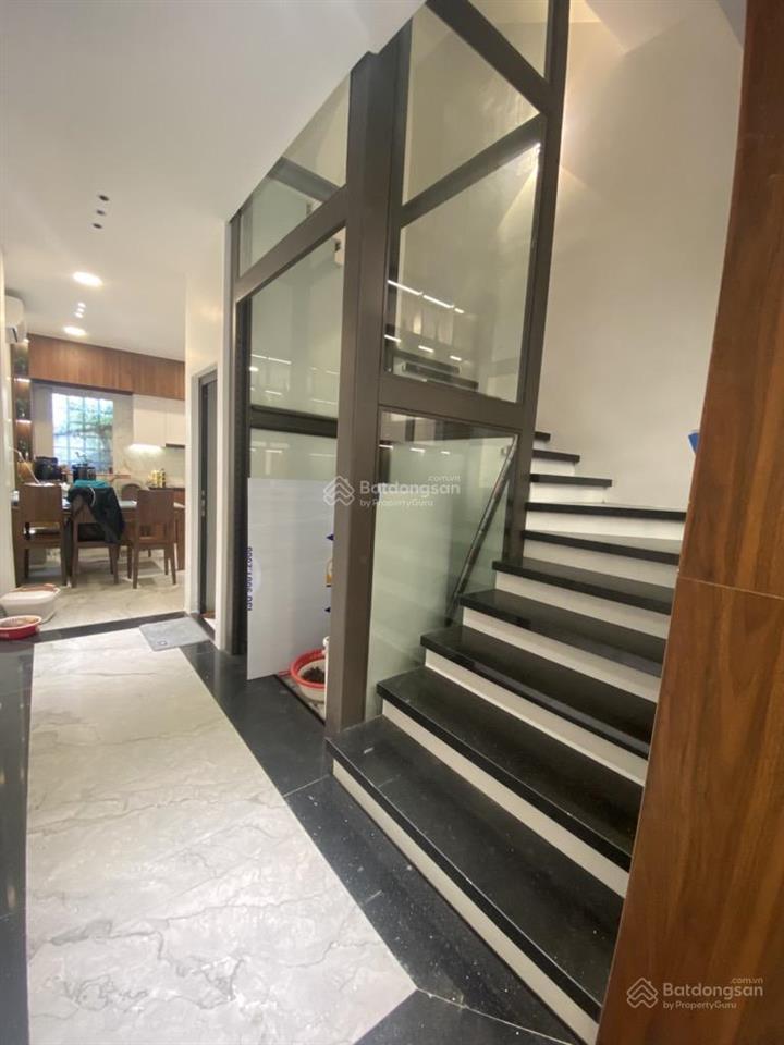 Bán nhà nguyễn văn linh 12,5 tỷ  gần cầu vĩnh tuy  ô tô ngõ thông  54m x 5 tầng