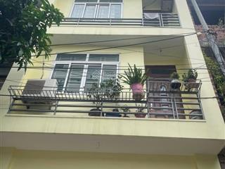 Lê lợihà đônghơn 12 tỷphân lôô tô tránh đỗô tô vào nhàkinh doanh nhỏ.