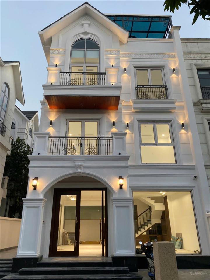 Cần chuyển đổi nhanh căn song lập đã hoàn thiện đẹp, trên trục đường lớn 30m. 0963 151 ***.