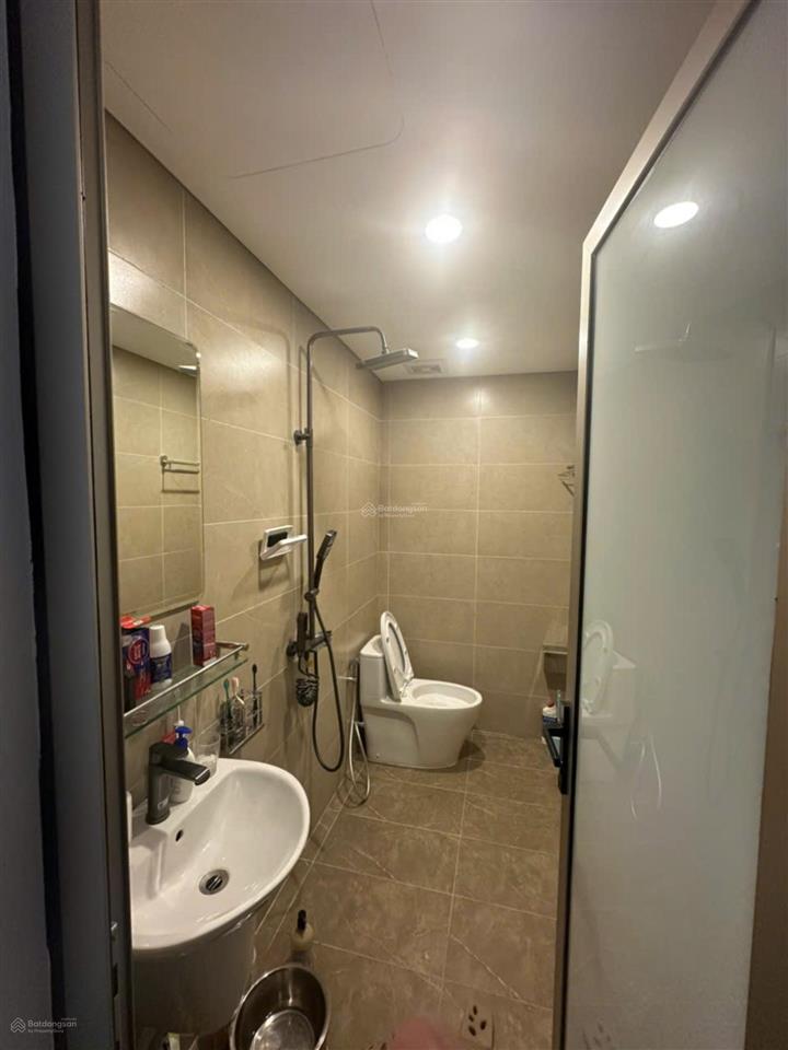 Cần chuyển đổi nhanh căn song lập đã hoàn thiện đẹp, trên trục đường lớn 30m. 0963 151 ***.