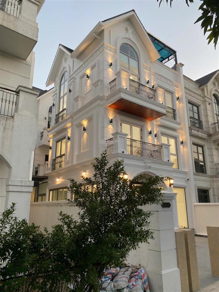 Cần chuyển đổi nhanh căn song lập đã hoàn thiện đẹp, trên trục đường lớn 30m. 0963 151 ***.