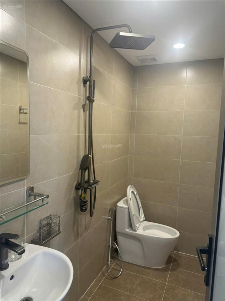 Cần chuyển đổi nhanh căn song lập đã hoàn thiện đẹp, trên trục đường lớn 30m. 0963 151 ***.
