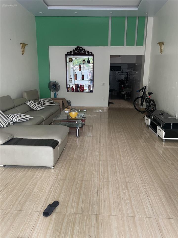 Cho thuê nhà mặt đường chùa hàng, gần hồ lâm tường, vỉa hè rộng, vừa ở vừa kinh doanh