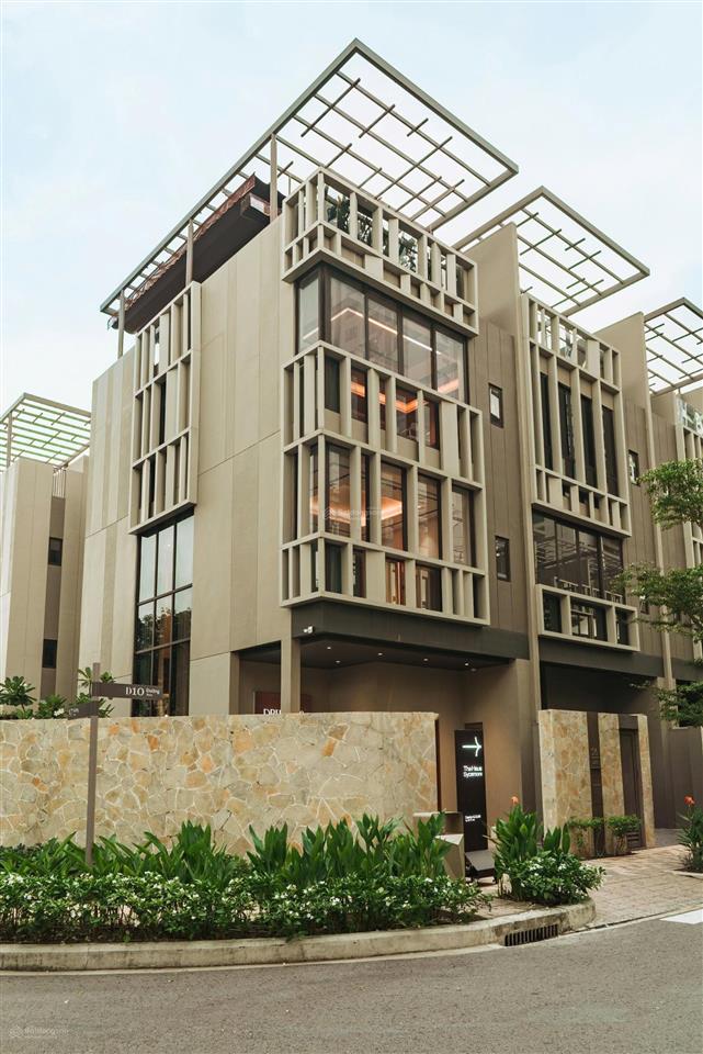 Sang nhượng nhà phố the orchard, căn đẹp, đối diện club house the canoby