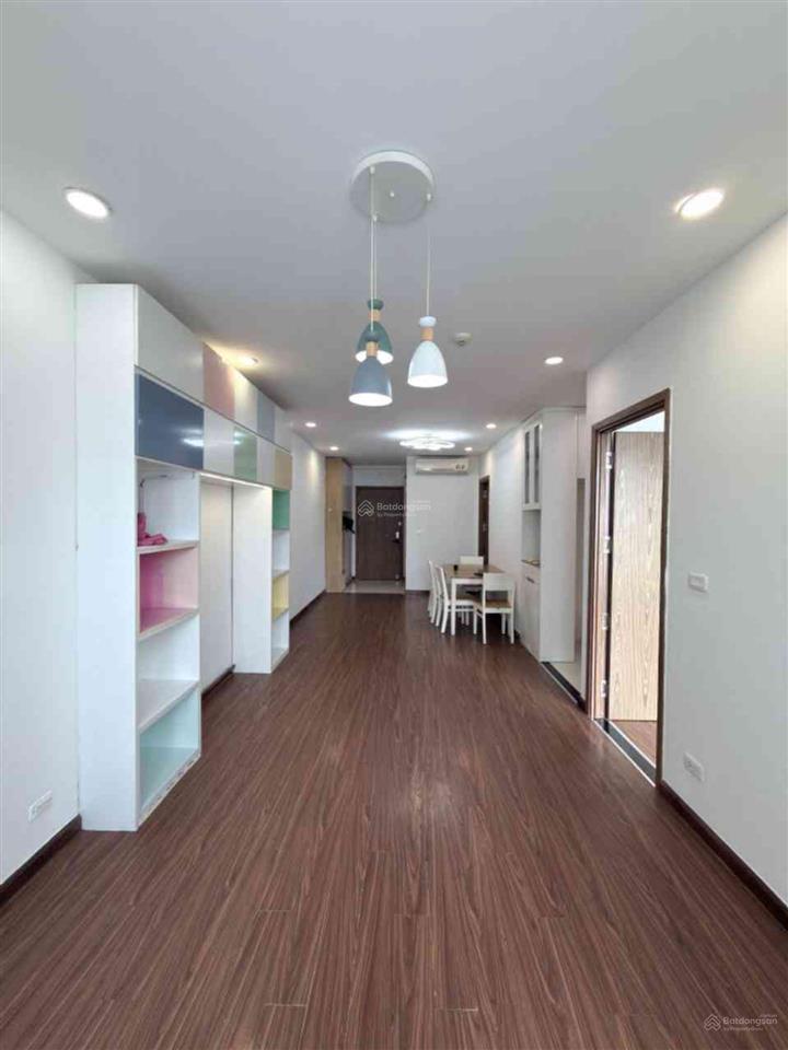 Cần bán gấp căn hộ chung cư ecogreen city, vị trí đẹp có logia, nội thất cơ bản, giá tốt chỉ 6.19tỷ